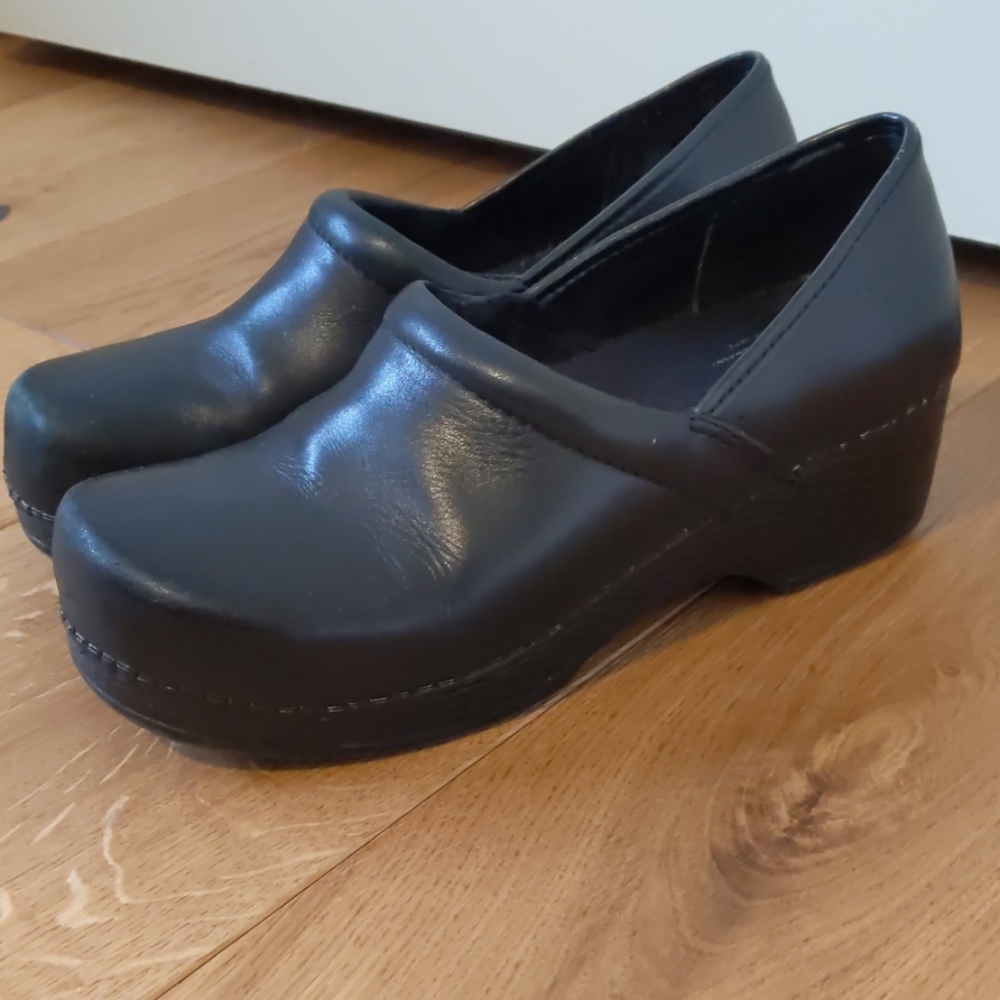 Bass Clogs